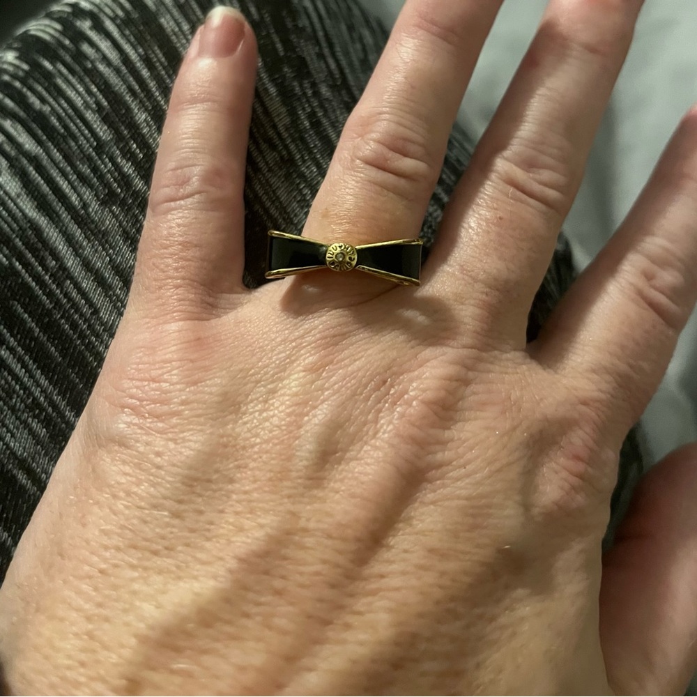 Henri Bendel Bow Ring